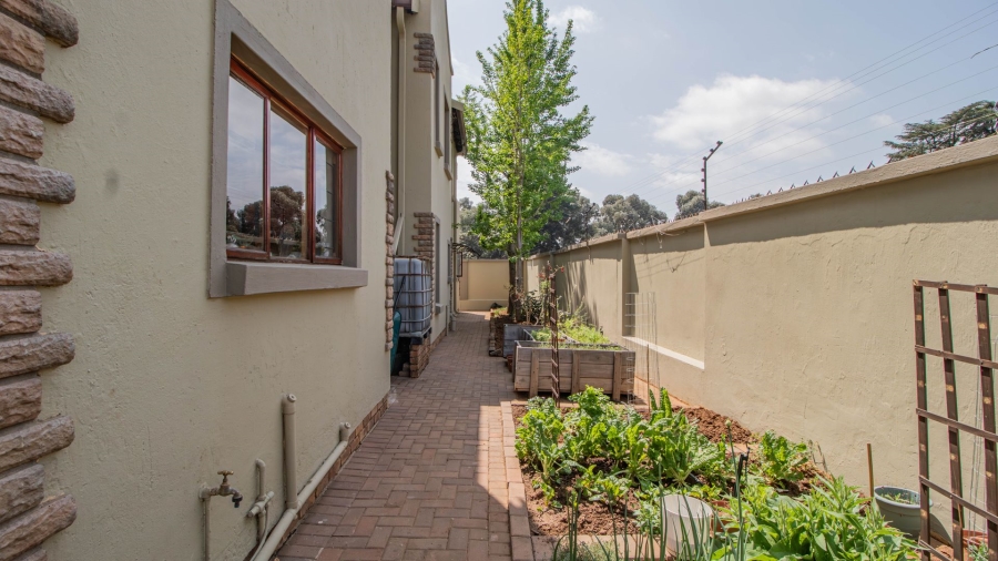 3 Bedroom Property for Sale in Bonaero Park Gauteng