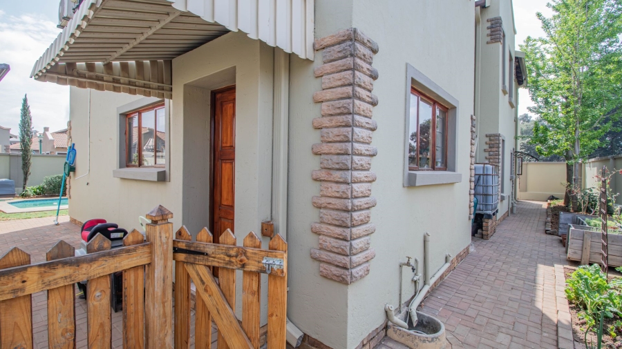 3 Bedroom Property for Sale in Bonaero Park Gauteng