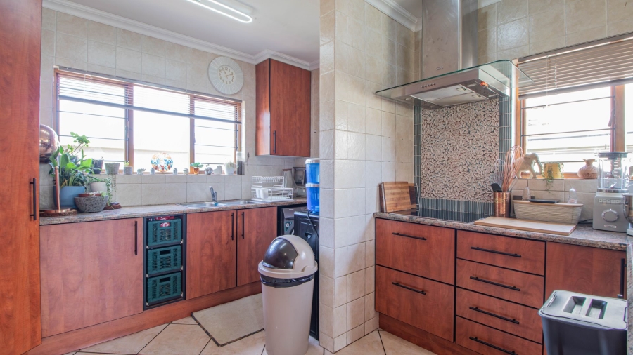3 Bedroom Property for Sale in Bonaero Park Gauteng