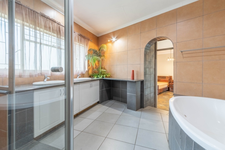 7 Bedroom Property for Sale in Kempton Park Ah Gauteng