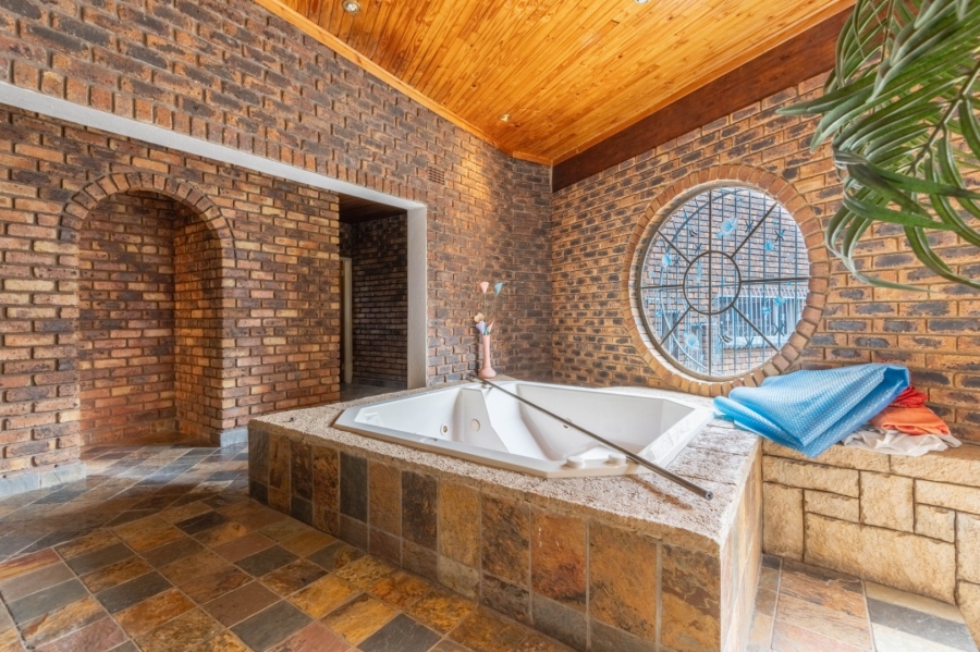 7 Bedroom Property for Sale in Kempton Park Ah Gauteng