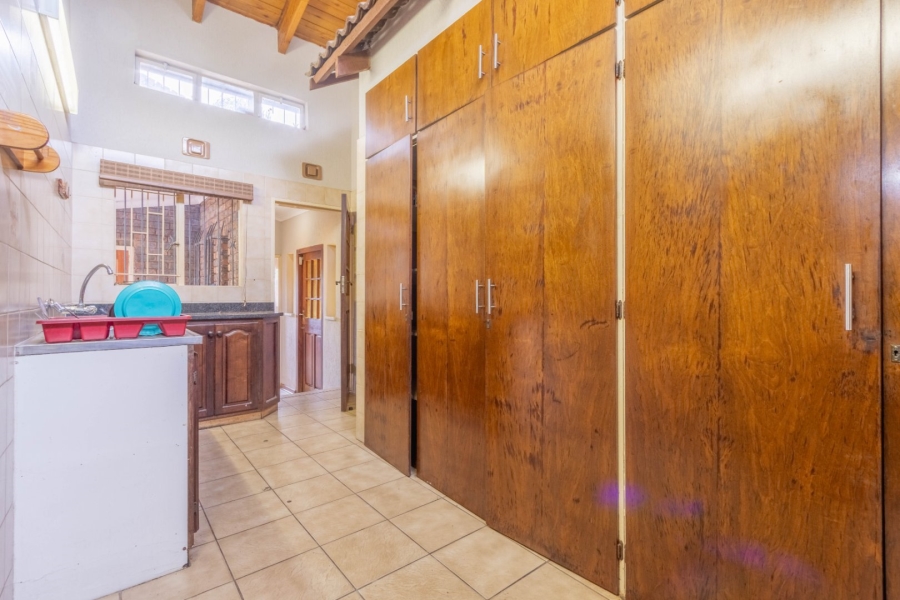 7 Bedroom Property for Sale in Kempton Park Ah Gauteng