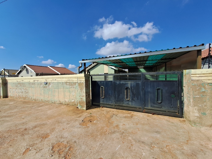 To Let 3 Bedroom Property for Rent in Protea Glen Gauteng
