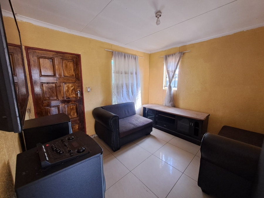To Let 3 Bedroom Property for Rent in Protea Glen Gauteng