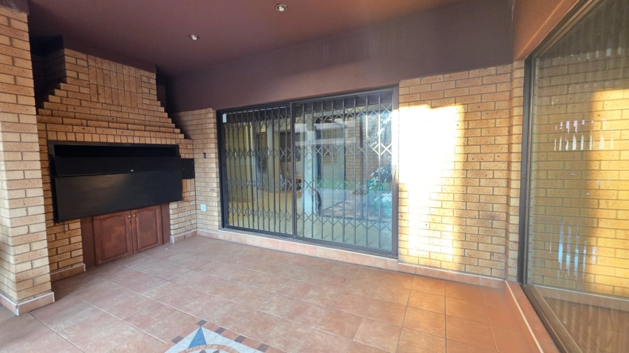 4 Bedroom Property for Sale in Erasmia Gauteng