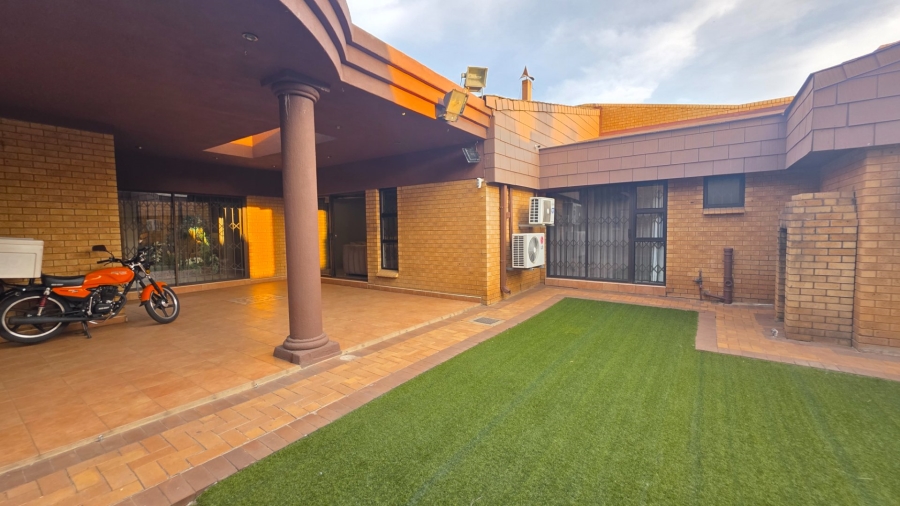 4 Bedroom Property for Sale in Erasmia Gauteng