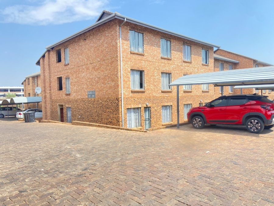 1 Bedroom Property for Sale in Grand Central Gauteng