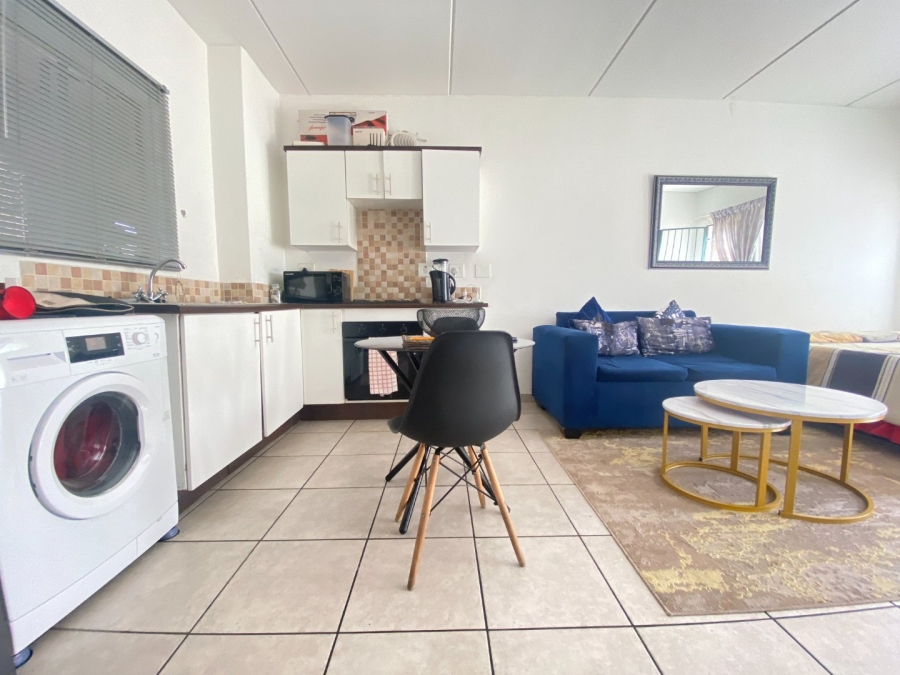 1 Bedroom Property for Sale in Grand Central Gauteng
