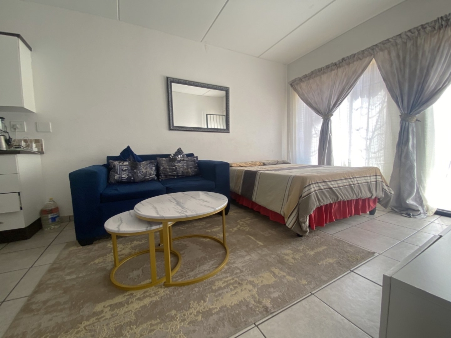 1 Bedroom Property for Sale in Grand Central Gauteng