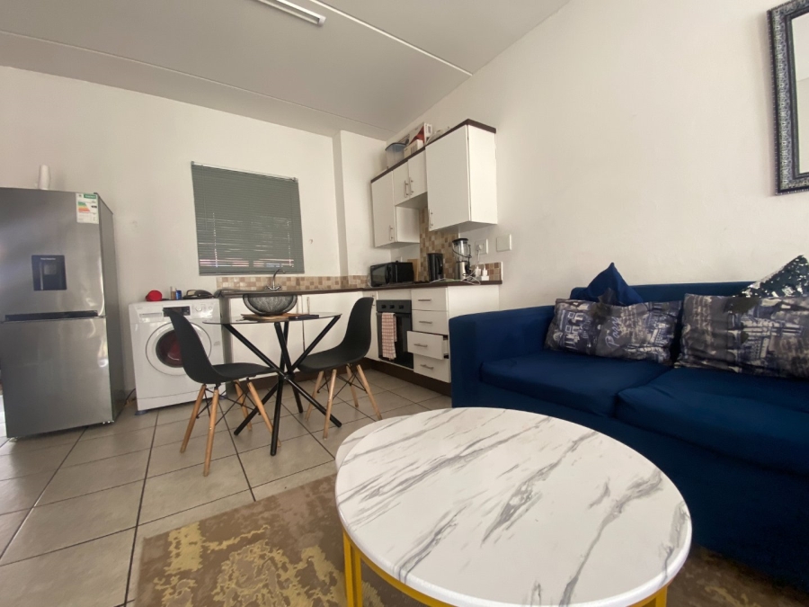 1 Bedroom Property for Sale in Grand Central Gauteng