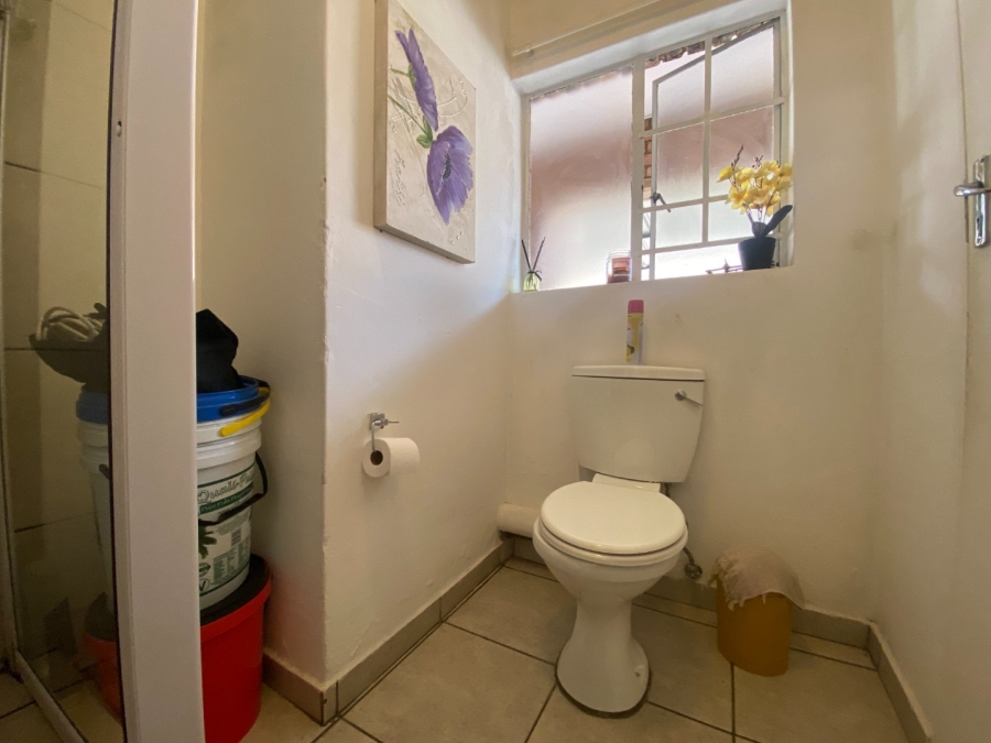 1 Bedroom Property for Sale in Grand Central Gauteng
