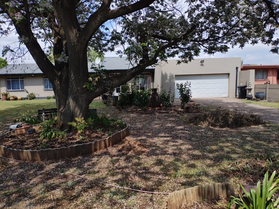 3 Bedroom Property for Sale in Strubenvale Gauteng