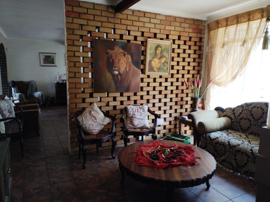 3 Bedroom Property for Sale in Strubenvale Gauteng