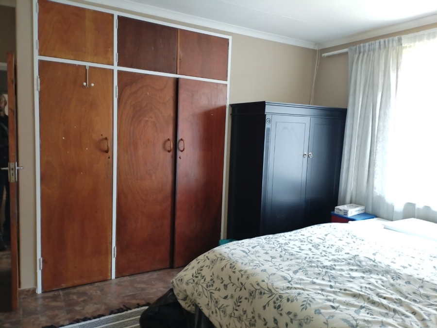 3 Bedroom Property for Sale in Strubenvale Gauteng