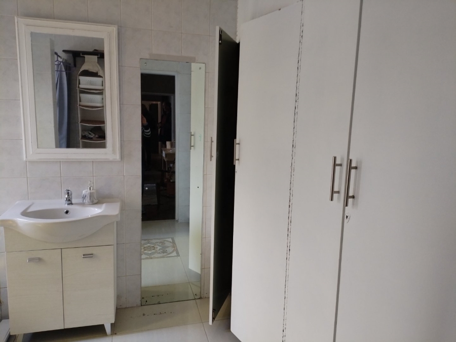3 Bedroom Property for Sale in Strubenvale Gauteng
