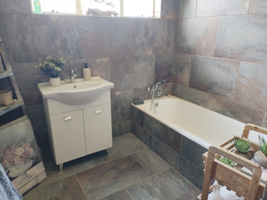 3 Bedroom Property for Sale in Strubenvale Gauteng