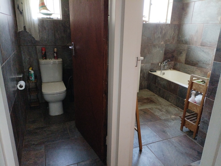 3 Bedroom Property for Sale in Strubenvale Gauteng