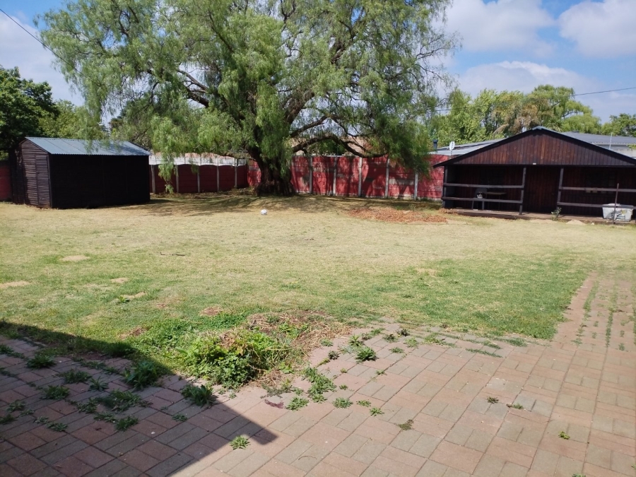 3 Bedroom Property for Sale in Strubenvale Gauteng