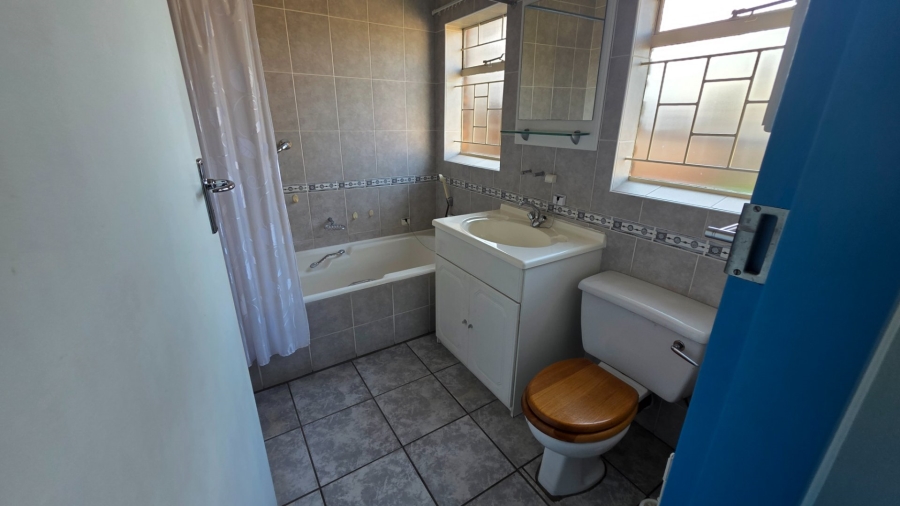 To Let 3 Bedroom Property for Rent in Erasmia Gauteng