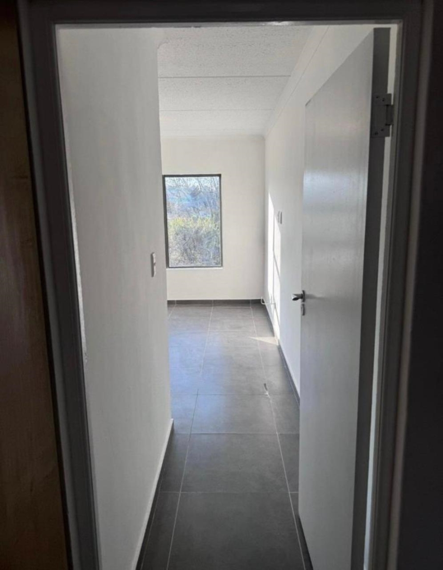  Bedroom Property for Sale in Greenstone Hill Gauteng