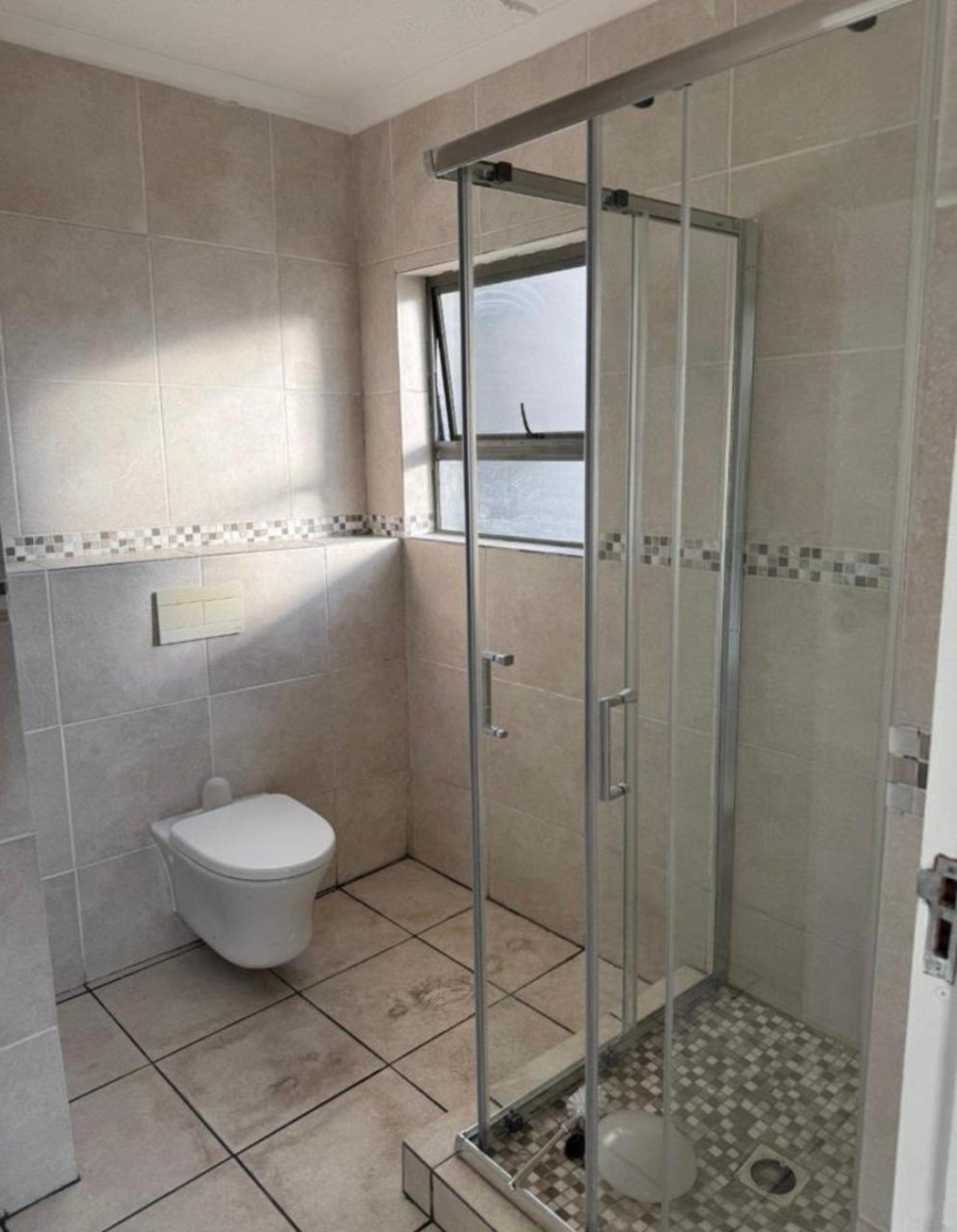  Bedroom Property for Sale in Greenstone Hill Gauteng