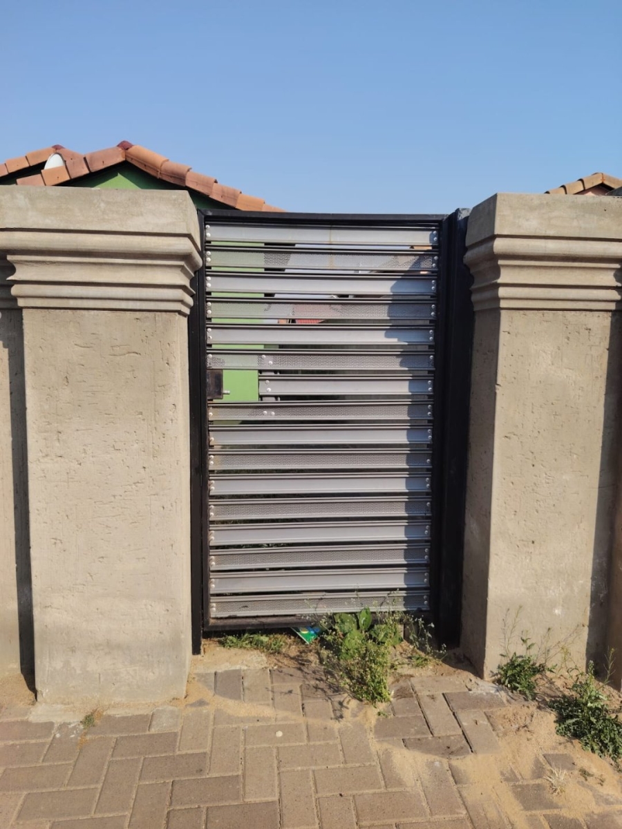 3 Bedroom Property for Sale in Windmill Park Gauteng