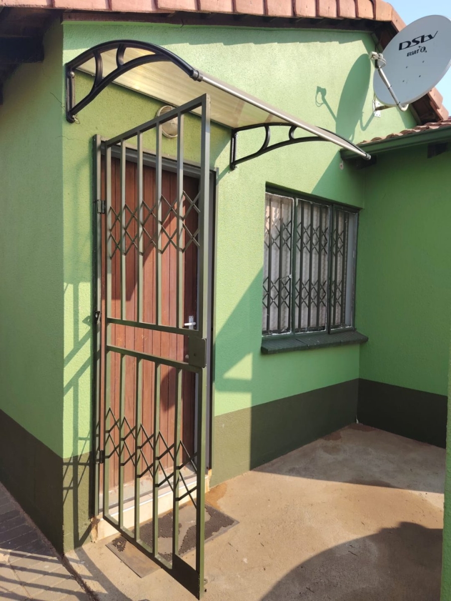3 Bedroom Property for Sale in Windmill Park Gauteng