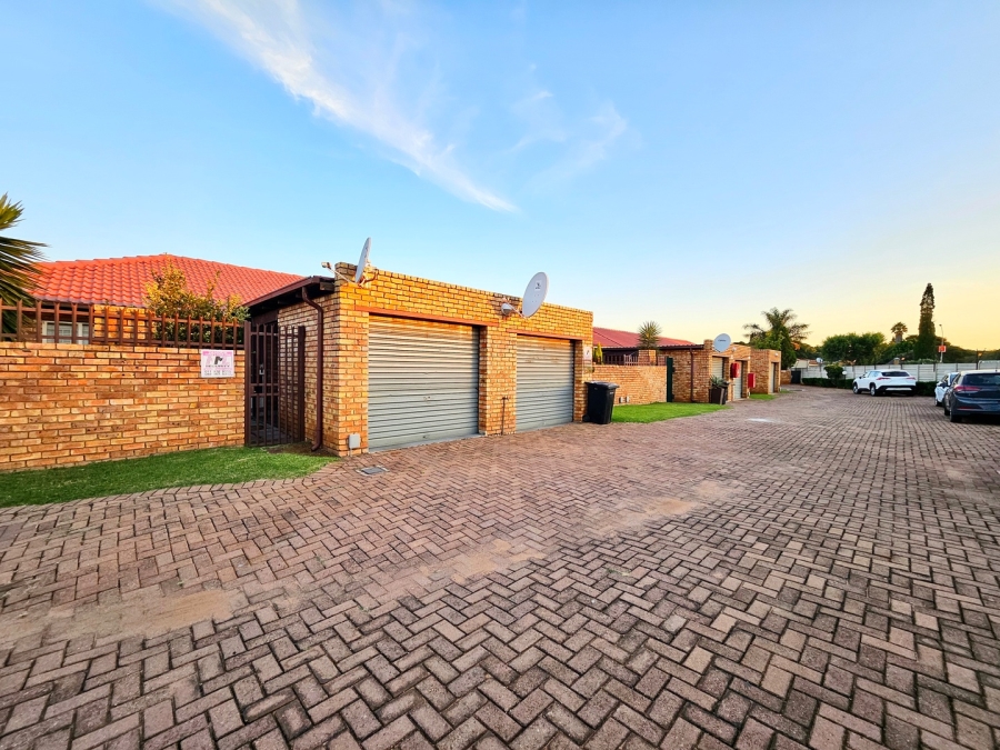 To Let 2 Bedroom Property for Rent in Birchleigh Gauteng