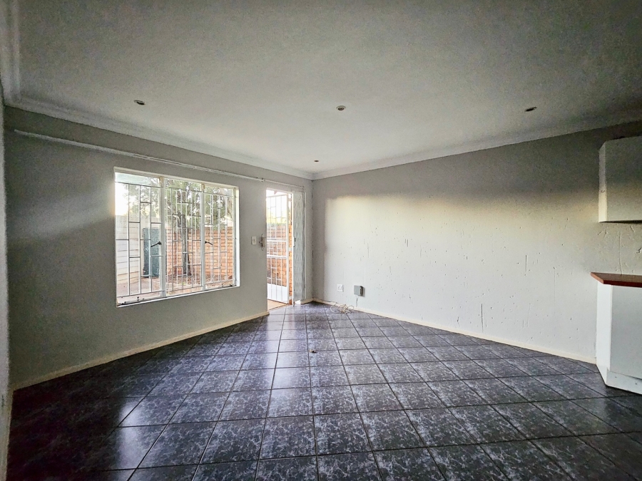 To Let 2 Bedroom Property for Rent in Birchleigh Gauteng