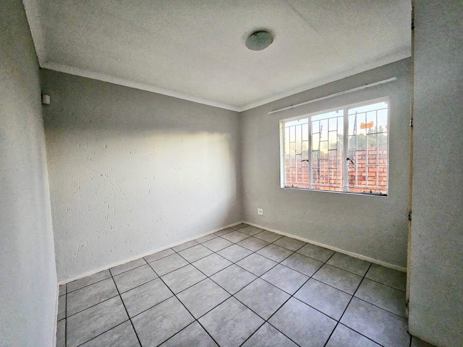 To Let 2 Bedroom Property for Rent in Birchleigh Gauteng