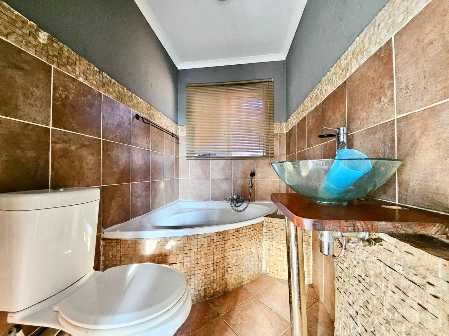 To Let 2 Bedroom Property for Rent in Birchleigh Gauteng