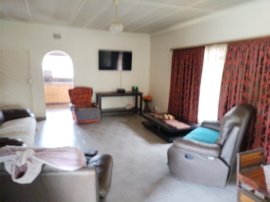 4 Bedroom Property for Sale in Strubenvale Gauteng