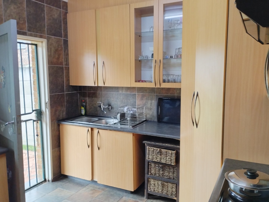 4 Bedroom Property for Sale in Strubenvale Gauteng