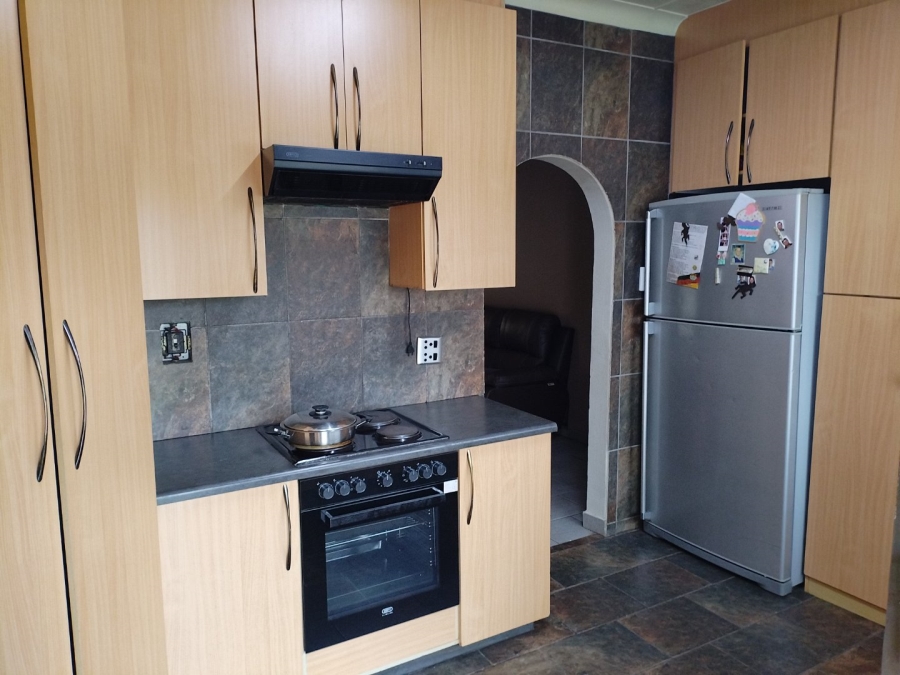 4 Bedroom Property for Sale in Strubenvale Gauteng