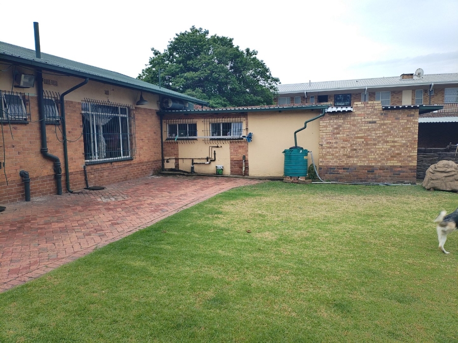 4 Bedroom Property for Sale in Strubenvale Gauteng