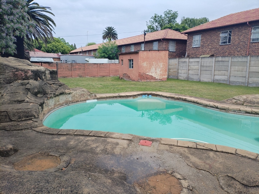 4 Bedroom Property for Sale in Strubenvale Gauteng