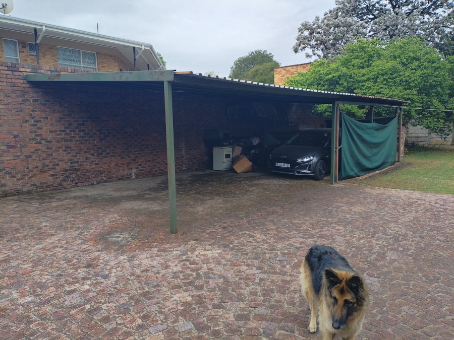 4 Bedroom Property for Sale in Strubenvale Gauteng
