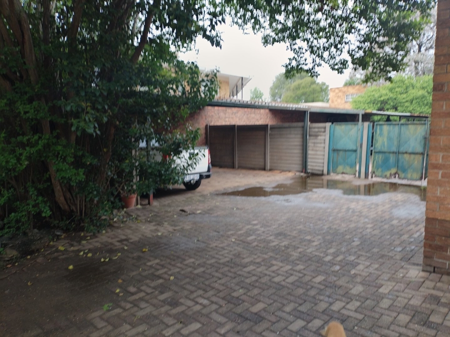 4 Bedroom Property for Sale in Strubenvale Gauteng