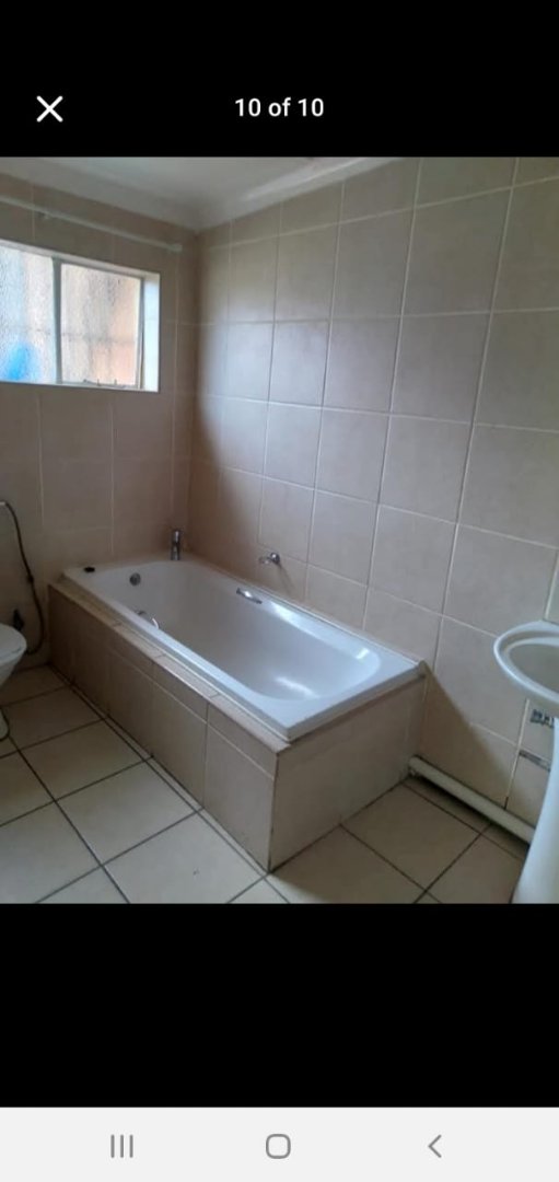 4 Bedroom Property for Sale in Strubenvale Gauteng