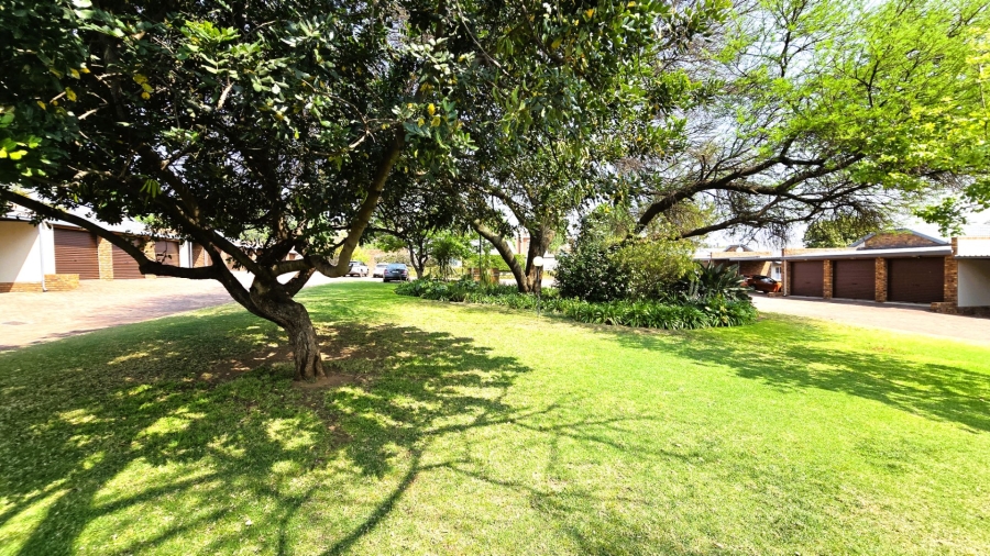 2 Bedroom Property for Sale in Erasmuskloof Gauteng