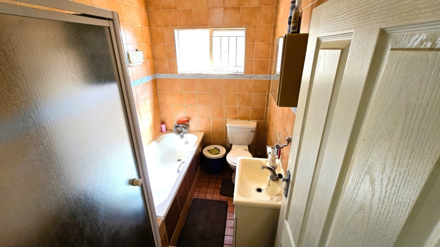 2 Bedroom Property for Sale in Erasmuskloof Gauteng