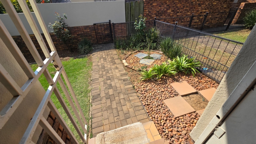 2 Bedroom Property for Sale in Erasmuskloof Gauteng