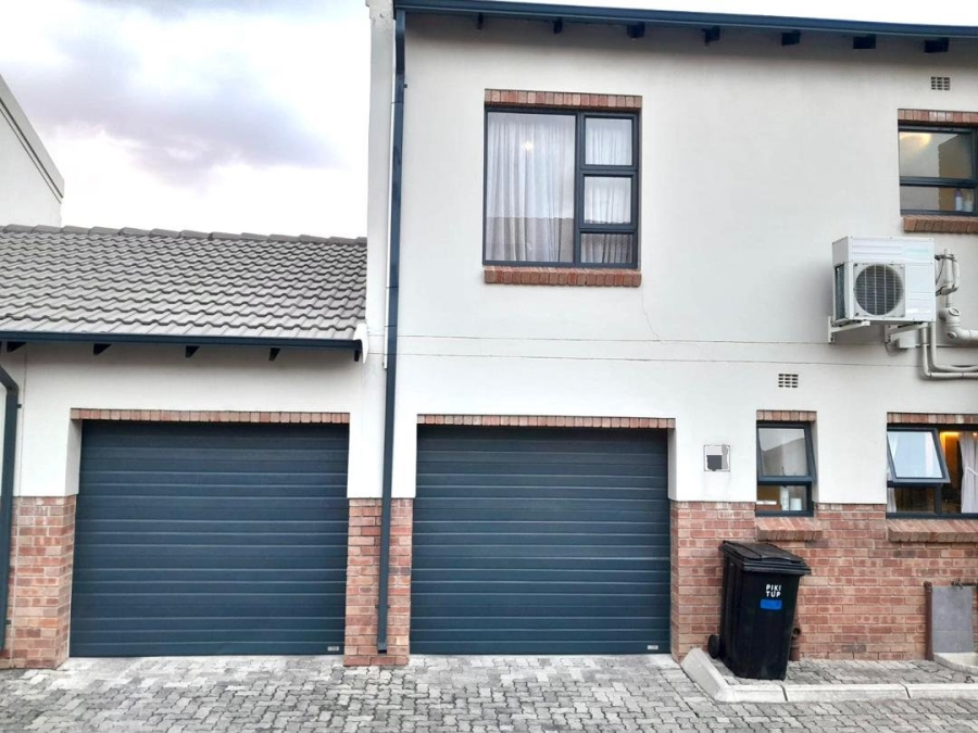 To Let 3 Bedroom Property for Rent in Bromhof Gauteng