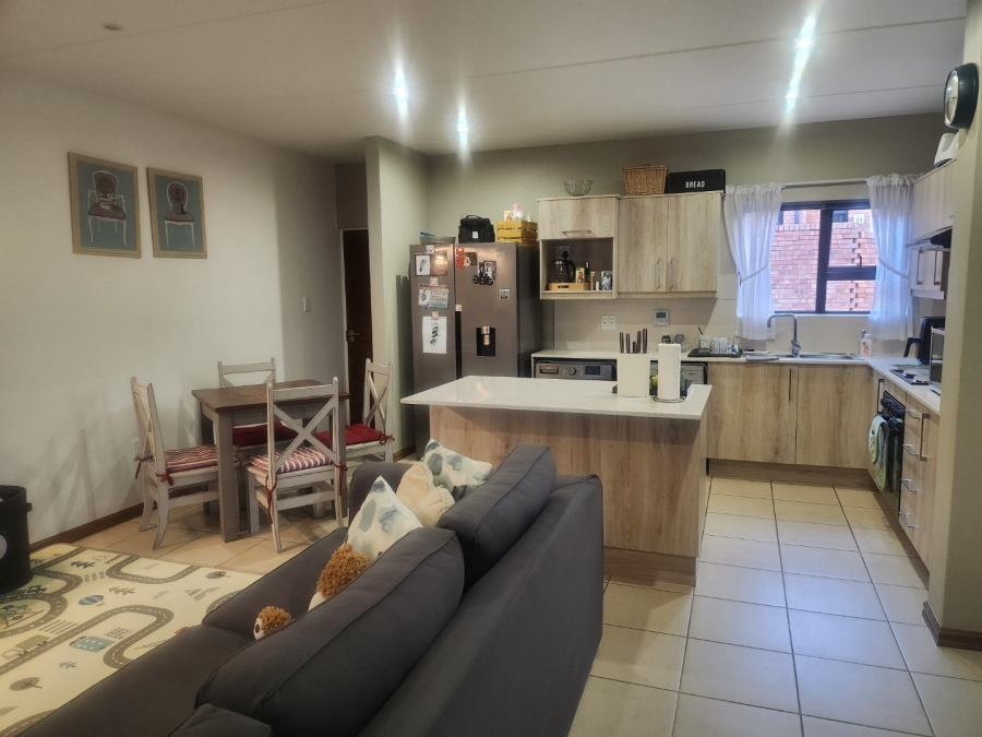 To Let 3 Bedroom Property for Rent in Bromhof Gauteng
