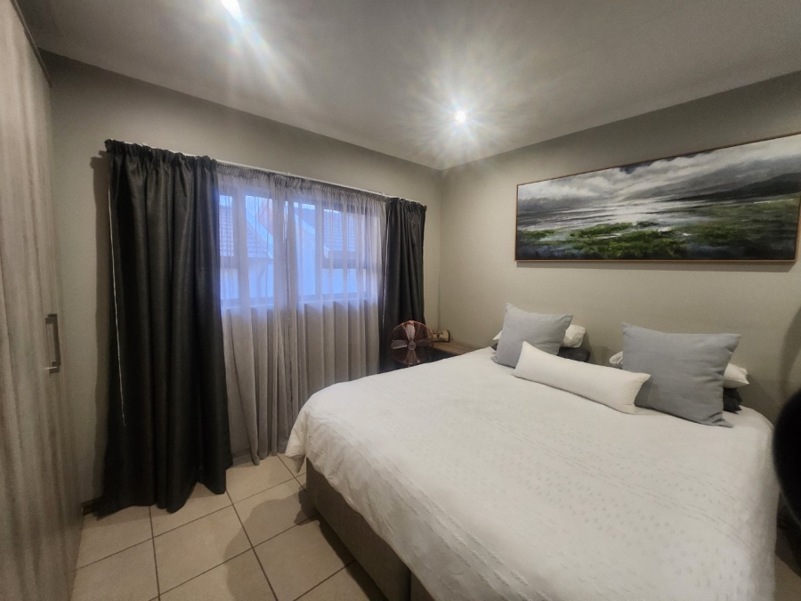 To Let 3 Bedroom Property for Rent in Bromhof Gauteng