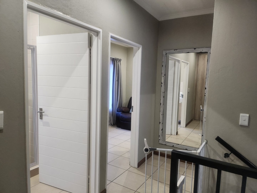 To Let 3 Bedroom Property for Rent in Bromhof Gauteng