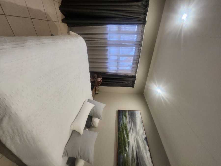To Let 3 Bedroom Property for Rent in Bromhof Gauteng