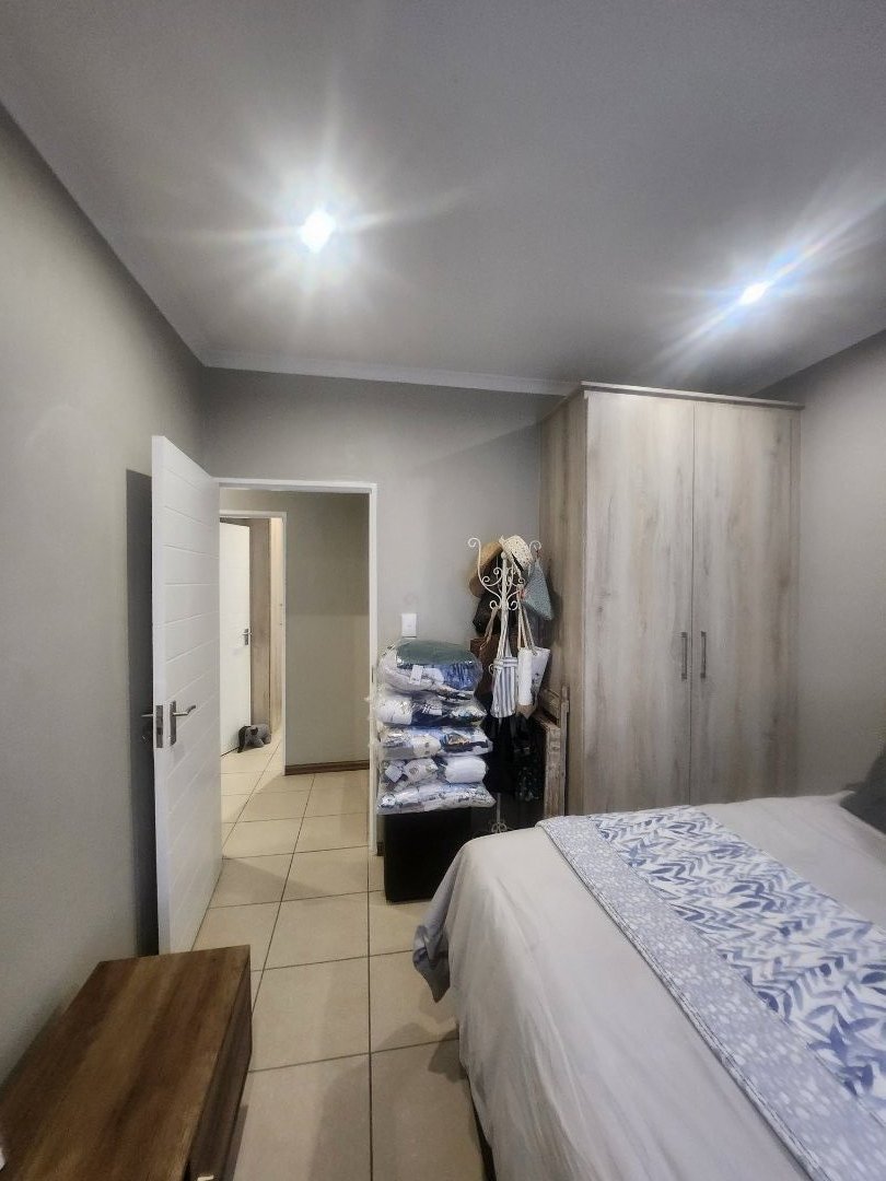 To Let 3 Bedroom Property for Rent in Bromhof Gauteng