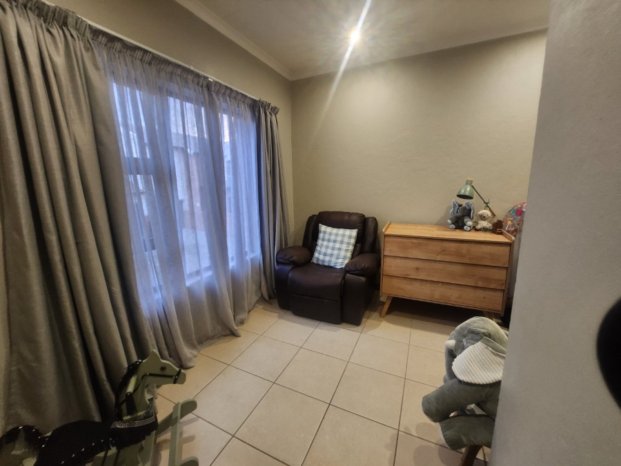 To Let 3 Bedroom Property for Rent in Bromhof Gauteng