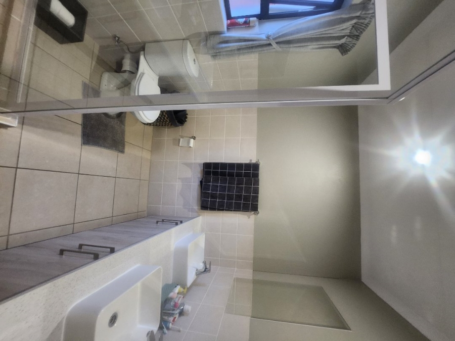 To Let 3 Bedroom Property for Rent in Bromhof Gauteng
